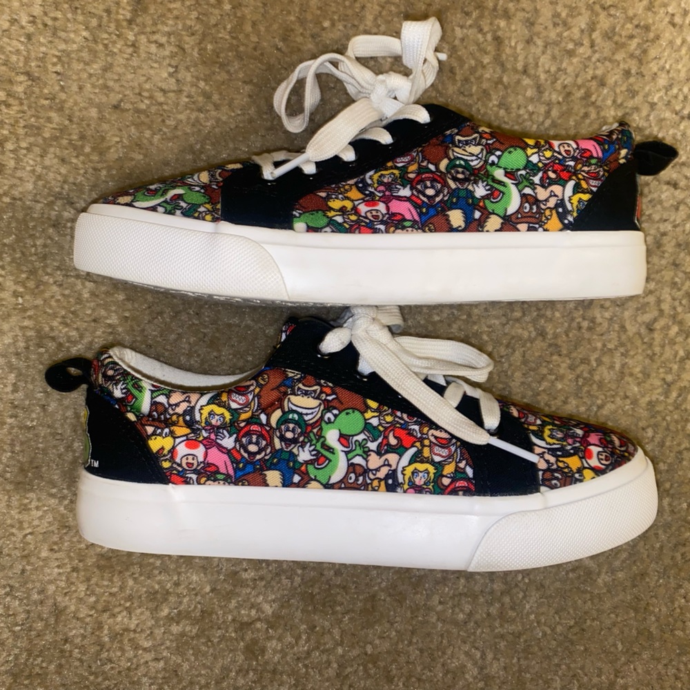 👟 Kids Super Mario Sneakers 👟 - Picture 4 of 6